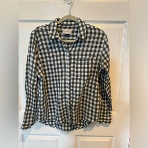 Women’s cotton button down top.